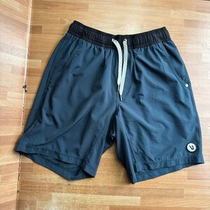 Vuori Men's Kore Shorts, charcoal indigo ink, size XS, hybrid athletic shorts